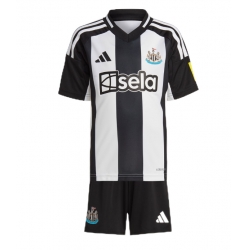 Newcastle United Heimtrikot Kinder 2024-25 Kurzarm (+ kurze hosen)