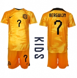 Niederlande Steven Bergwijn #7 Heimtrikot Kinder WM 2022 Kurzarm (+ kurze hosen)