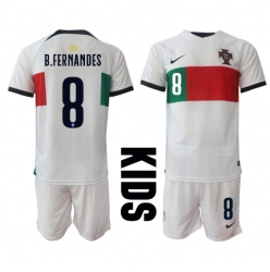 Portugal Bruno Fernandes #8 Auswärtstrikot Kinder WM 2022 Kurzarm (+ kurze hosen)