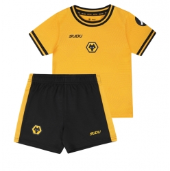 Wolves Heimtrikot Kinder 2024-25 Kurzarm (+ kurze hosen)